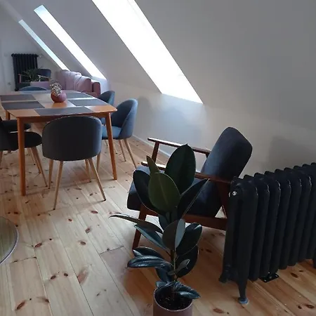 Drei-seiten-hof Etable Mit Schwimmteich Und Klimanlage Apartment *