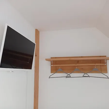 Drei-seiten-hof Etable Mit Schwimmteich Und Klimanlage شقة Fuchshain