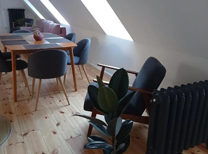 Drei-seiten-hof Etable Mit Schwimmteich Und Klimanlage Appartement *